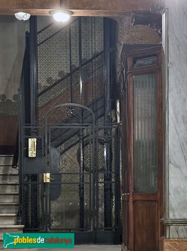 Barcelona - Cases Cabot (Roger de Llúria, 8-10) (Foto: Albert Esteves, 2024) Barcelona - Cases Cabot (Roger de Llúria, 8-10)