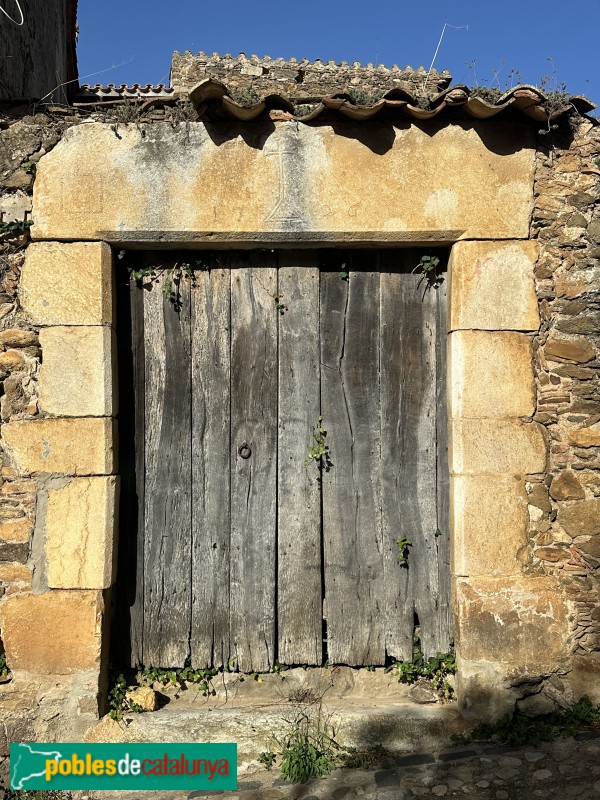 Juià - Llinda de 1726 (Foto: Albert Esteves, 2024) Juià - Llinda de 1726