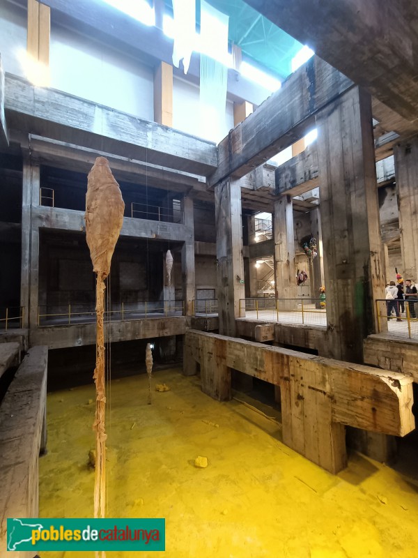 Sant Adrià del Besòs - Les Tres Xemeneies (Manifesta15) (Foto: Anna Corcoll, 2024) Sant Adrià del Besòs - Les Tres Xemeneies (Manifesta15)