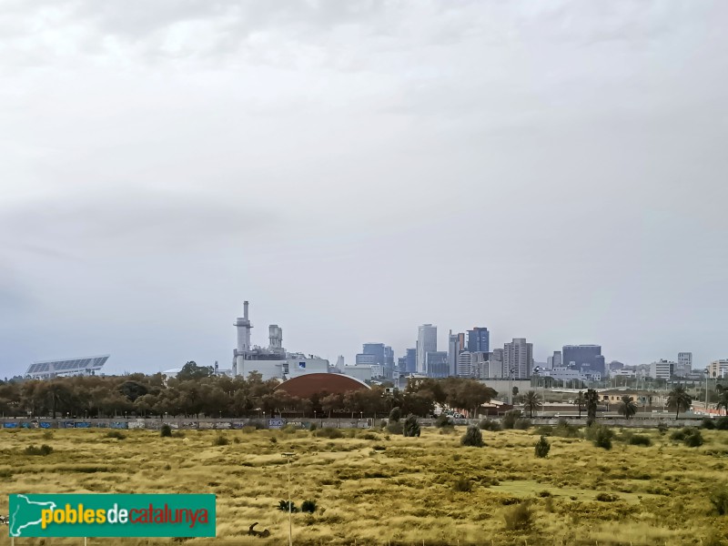 Sant Adrià del Besòs - Les Tres Xemeneies (Foto: Anna Corcoll, 2024) Sant Adrià del Besòs - Les Tres Xemeneies