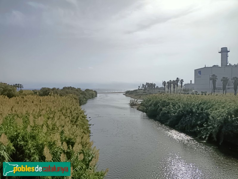 Sant Adrià del Besòs - Les Tres Xemeneies (Foto: Anna Corcoll, 2024) Sant Adrià del Besòs - Les Tres Xemeneies