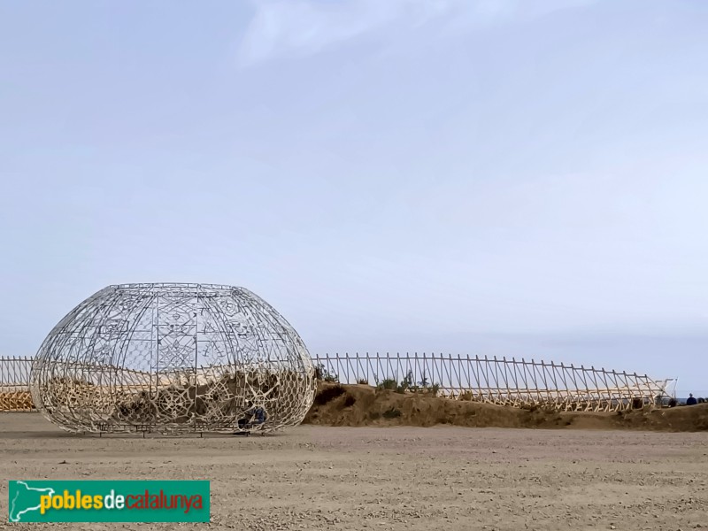 Sant Adrià del Besòs - Les Tres Xemeneies (Manifesta15) (Foto: Anna Corcoll, 2024) Sant Adrià del Besòs - Les Tres Xemeneies (Manifesta15)