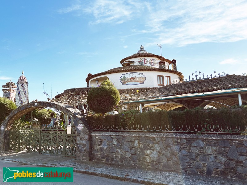 La Roca del Vallès - Torre Rodona (Foto: Albert Esteves, 2023) La Roca del Vallès - Torre Rodona