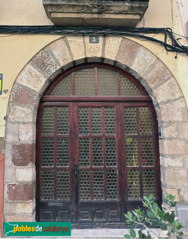 Vinyols i els Arcs - Llinda de 1627 (Foto: Albert Esteves, 2024) Vinyols i els Arcs - Llinda de 1627