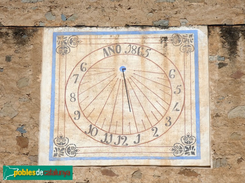 Montbrió del Camp - Església de Sant Pere. Rellotge de sol (Foto: Albert Esteves, 2024) Montbrió del Camp - Església de Sant Pere. Rellotge de sol