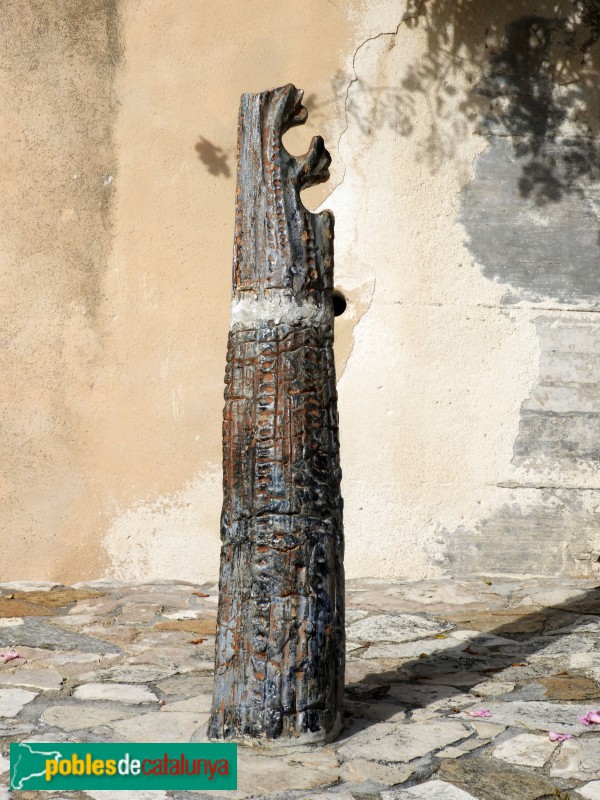 Altafulla - Escultura de la plaça Martí Royo (Foto: Valentí Pons, 2024) Altafulla - Escultura de la plaça Martí Royo