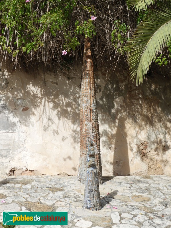 Altafulla - Escultura de la plaça Martí Royo (Foto: Valentí Pons, 2024) Altafulla - Escultura de la plaça Martí Royo