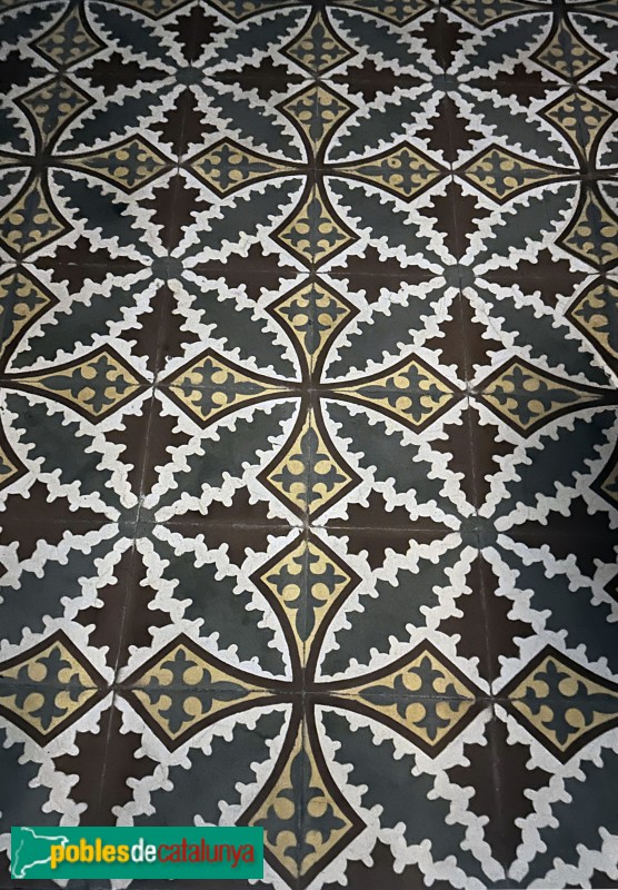 Valls - Església de la M.D. del Lledó. Detall paviment (Foto: Albert Esteves, 2024) Valls - Església de la M.D. del Lledó. Detall paviment