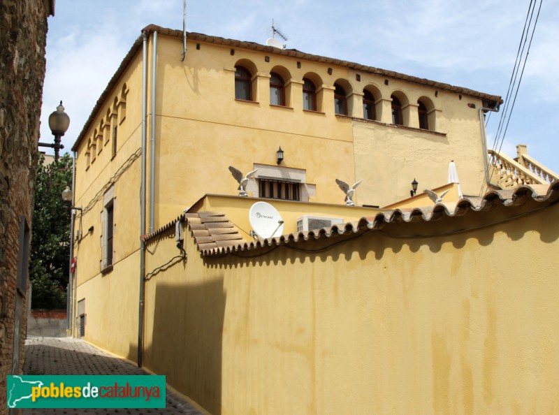 Sant Boi de Llobregat - Cal Drapaire (Cal Terrelló) (Foto: Albert Esteves, 2011) Sant Boi de Llobregat - Cal Drapaire (Cal Terrelló)