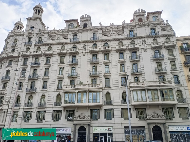 Barcelona - Diagonal 327-331 (Foto: Anna Corcoll, 2024) Barcelona - Diagonal 327-331