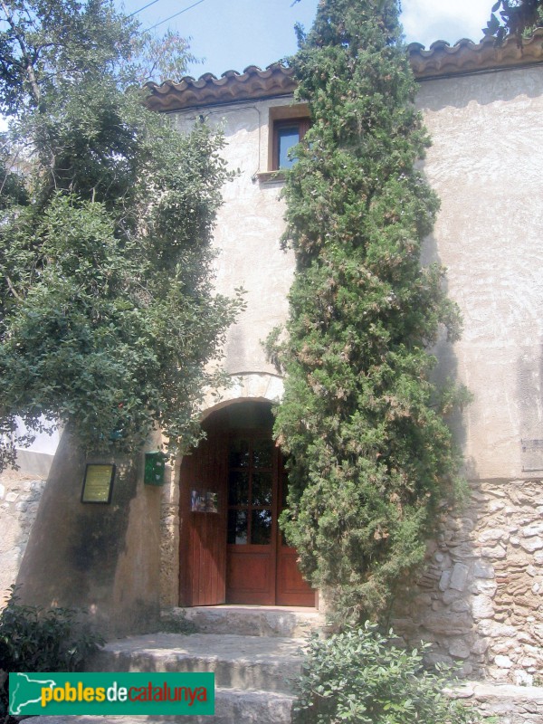 Sant Pere de Ribes - Nucli de Sota-Ribes. Casa del Terme (Foto: Albert Esteves, 2006) Sant Pere de Ribes - Nucli de Sota-Ribes. Casa del Terme