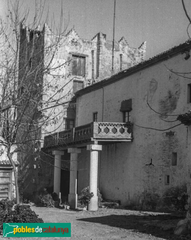 Cambrils - Castell de Vilafortuny (Foto: Montserrat Vidal-Barraquer i Flaquer, 1944) Cambrils - Castell de Vilafortuny