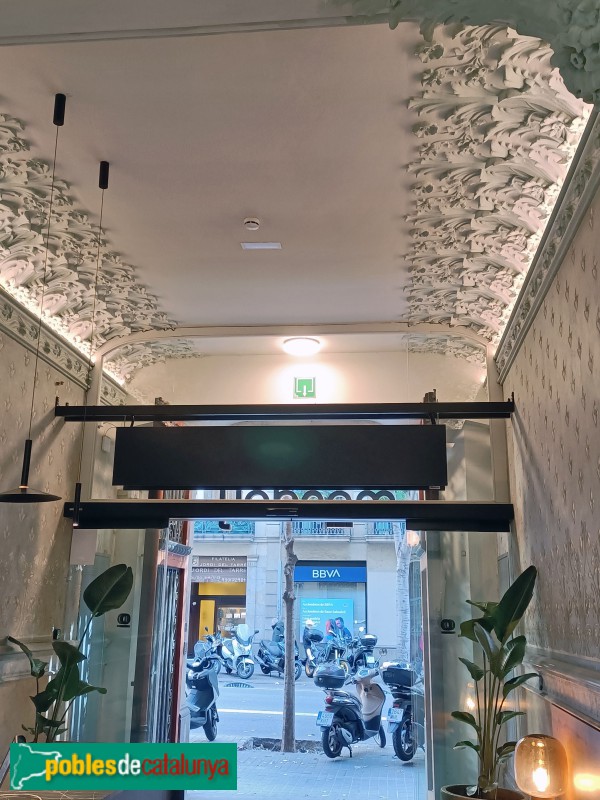 Barcelona - Pau Claris, 79 (Foto: Anna Corcoll, 2024) Barcelona - Pau Claris, 79