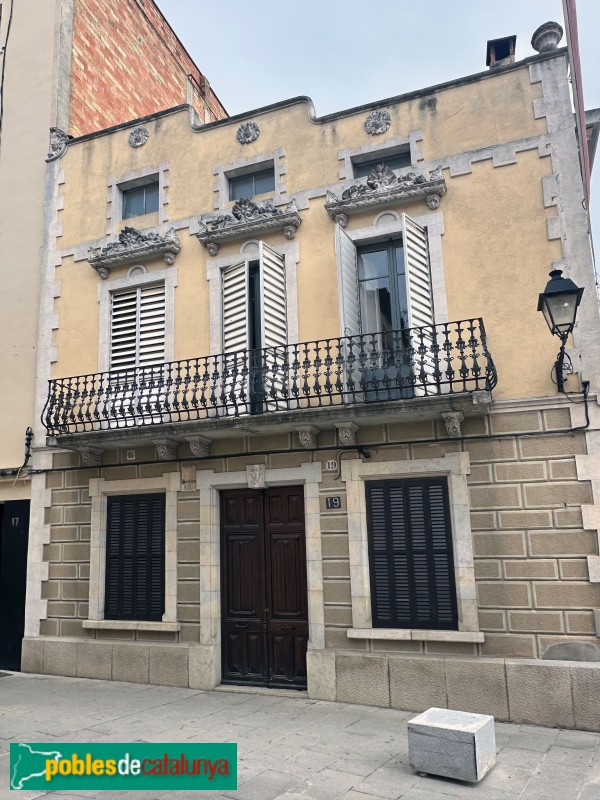 Cassà de la Selva - Casa Josep Vilallonga (Casa Olivé) (Foto: Albert Esteves, 2025) Cassà de la Selva - Casa Josep Vilallonga (Casa Olivé)