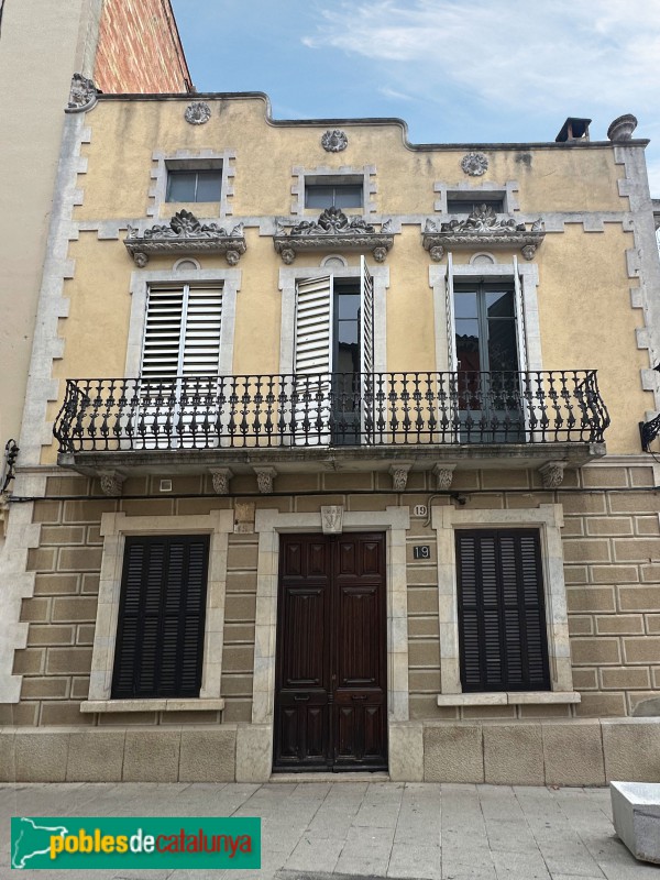 Cassà de la Selva - Casa Josep Vilallonga (Casa Olivé) (Foto: Albert Esteves, 2025) Cassà de la Selva - Casa Josep Vilallonga (Casa Olivé)