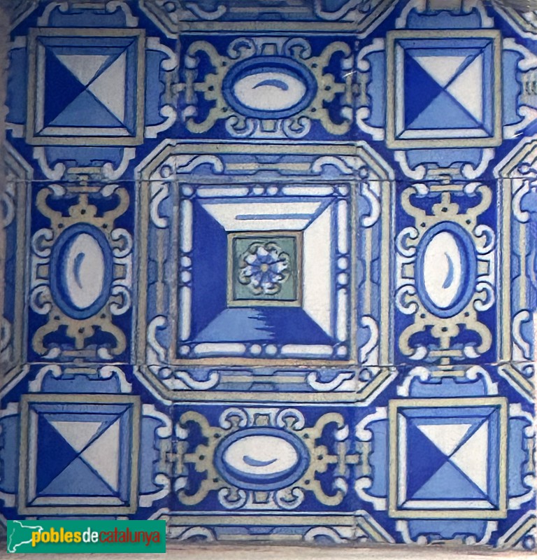 Cassà de la Selva - Casa Figueres. Mosaic del ràfec (Foto: Albert Esteves, 2025) Cassà de la Selva - Casa Figueres. Mosaic del ràfec