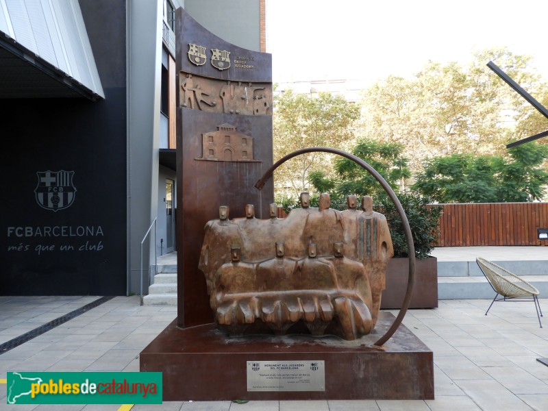 Barcelona - Escultura <i>Als jugadors del Barça</i>