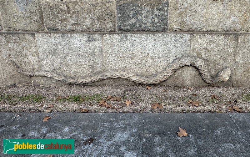 Girona - Cementiri. Detall de la tanca exterior (Foto: Albert Esteves, 2024) Girona - Cementiri. Detall de la tanca exterior