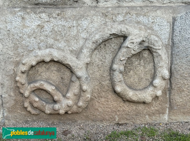 Girona - Cementiri. Detall de la tanca exterior (Foto: Albert Esteves, 2024) Girona - Cementiri. Detall de la tanca exterior