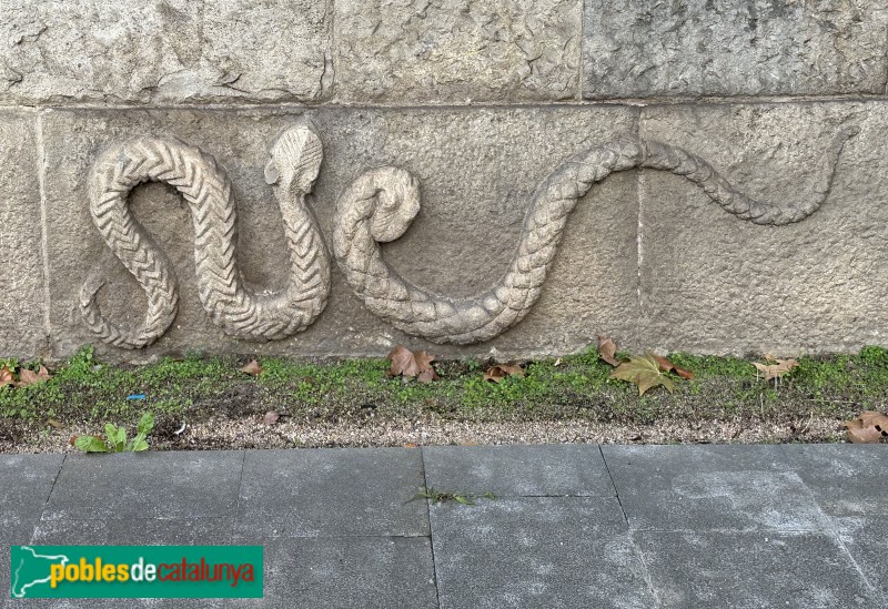 Girona - Cementiri. Detall de la tanca exterior (Foto: Albert Esteves, 2024) Girona - Cementiri. Detall de la tanca exterior