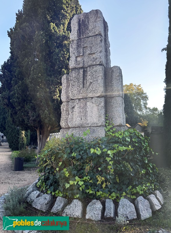 Girona - Cementiri. Memorial als caiguts de la Primera Divisió de Navarra