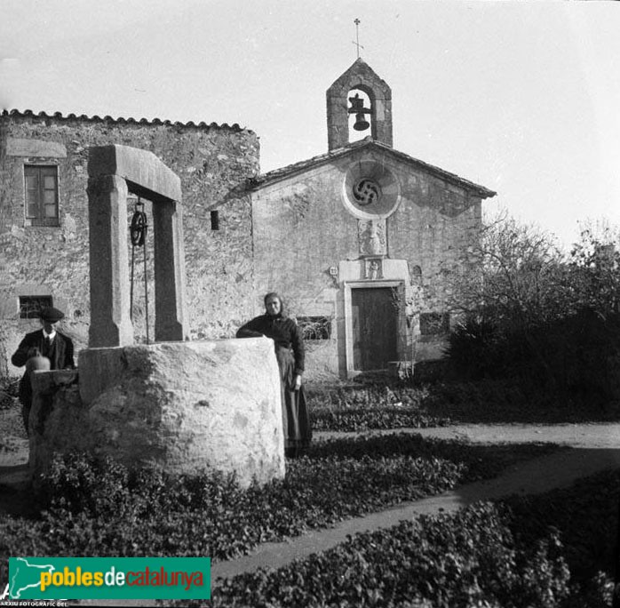 Llagostera - Torre Albertí. Capella del Roser (Foto: <i>Francesc Blasi -Arxiu Fotogràfic Centre Excursionista de Catalunya-</i>, 1924) Llagostera - Torre Albertí. Capella del Roser
