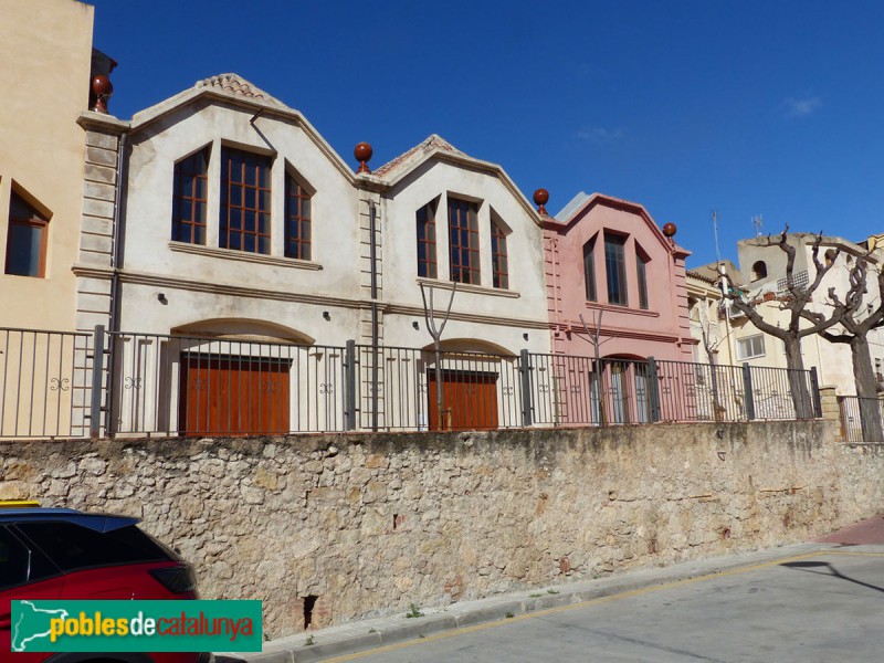 Valls - Naus de Ca l'Orga (Picamoixons)