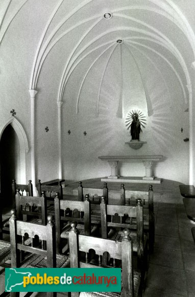 Llagostera - Torre Albertí. Interior de la capella del Roser (Foto: <i>Jordi S. Carrera -INSPAI-</i>, 1999) Llagostera - Torre Albertí. Interior de la capella del Roser