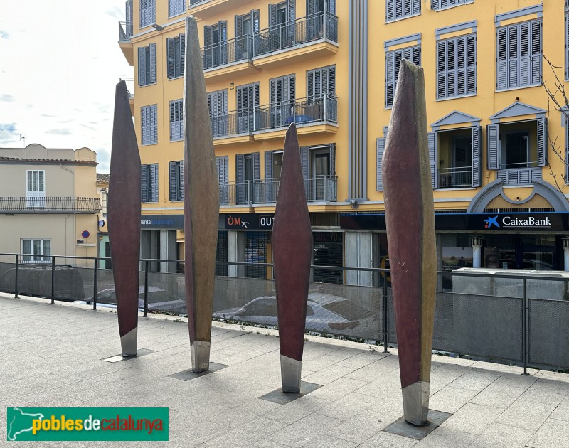Llagostera - Escultura <i>Senyera</i> (Foto: Albert Esteves, 2025) Llagostera - Escultura <i>Senyera</i>