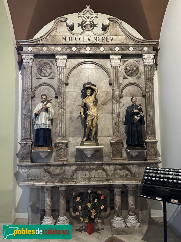 Vallirana - Església de Sant Mateu. Altar lateral