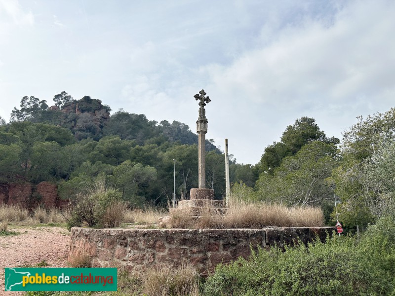 Cervelló - Creu de terme de Santa Maria (Foto: Albert Esteves, 2025) Cervelló - Creu de terme de Santa Maria