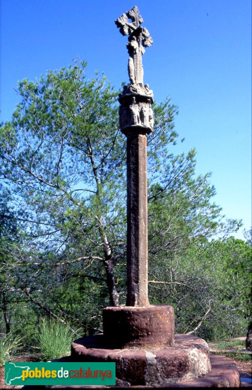 Cervelló - Creu de terme de Santa Maria (Foto: Josep M. Ardèvol -CEDIP-, 1995) Cervelló - Creu de terme de Santa Maria