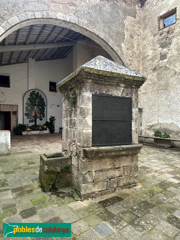 Alforja - Santuari de Puigcerver. Pati