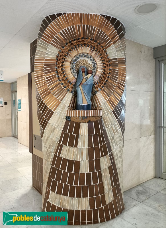 Barcelona - Imatge de la Verge del Pilar (Hospital del Pilar)