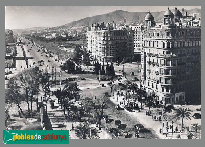 Barcelona - Francesc Macià, 6, al centre de la imatge. Postal antiga