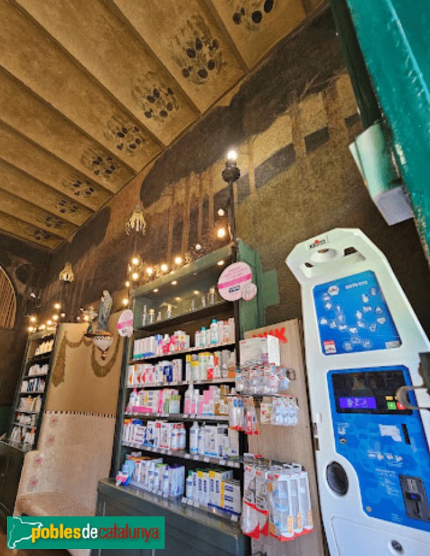 Terrassa - Antiga Confiteria Vídua Carné (Farmàcia Albiñana) (Foto: Sergi Suárez, 2025) Terrassa - Antiga Confiteria Vídua Carné (Farmàcia Albiñana)