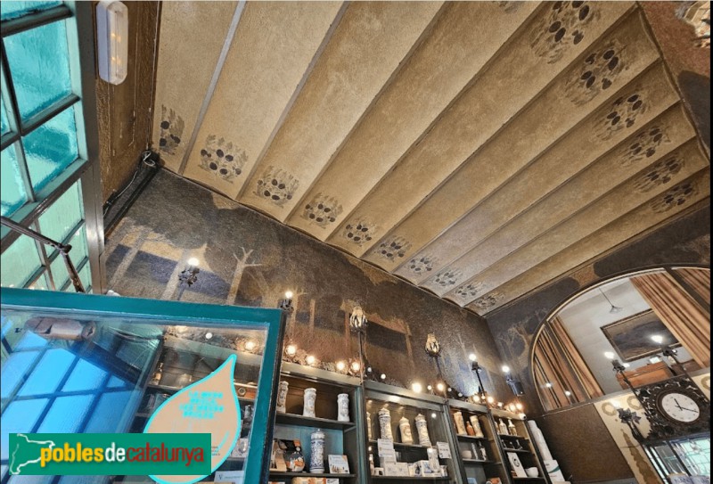 Terrassa - Antiga Confiteria Vídua Carné (Farmàcia Albiñana) (Foto: Sergi Suárez, 2025) Terrassa - Antiga Confiteria Vídua Carné (Farmàcia Albiñana)