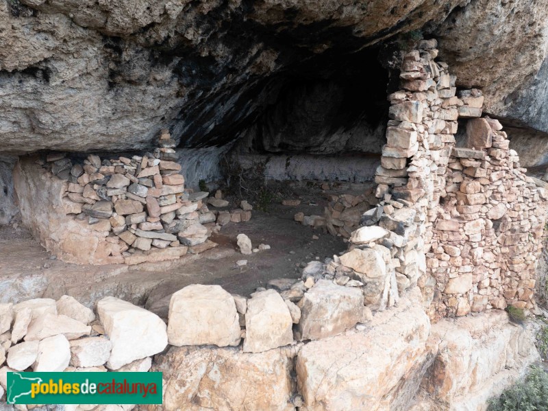 Montblanc - Abric Mas d'en Carles (Rojals)