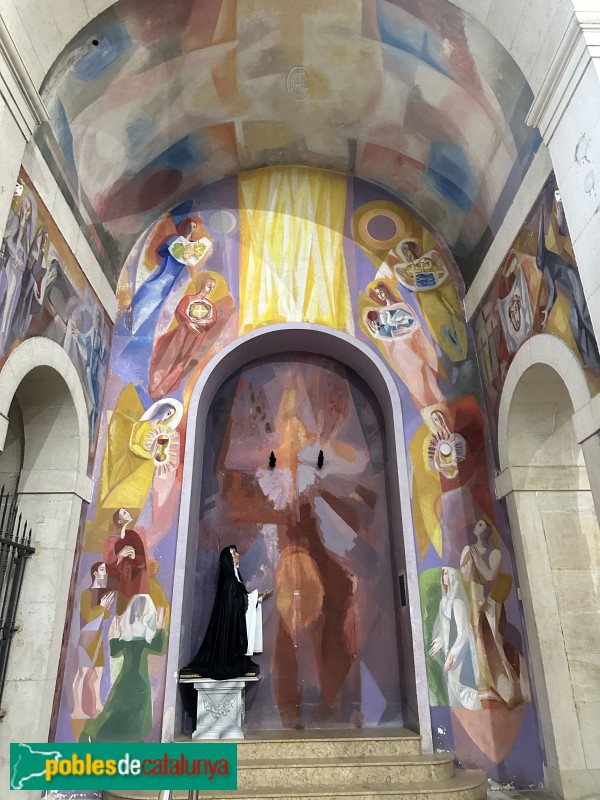 La Selva del Camp - Església de Sant Andreu. Capella del Sant Crist, decorada per Grau-Garriga (Foto: Albert Esteves, 2025) La Selva del Camp - Església de Sant Andreu. Capella del Sant Crist, decorada per Grau-Garriga