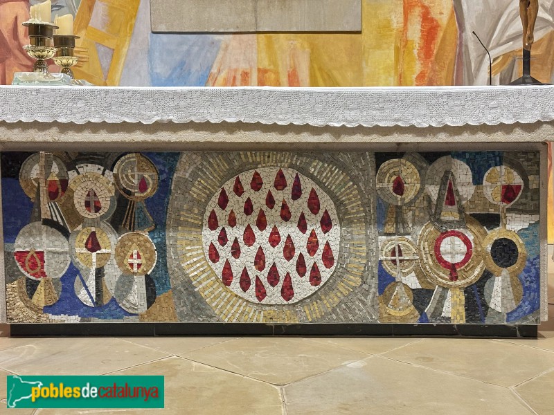 La Selva del Camp - Ermita de Santa Maria de Pretdelgada. Decoració de l'altar (Foto: Albert Esteves, 2025) La Selva del Camp - Ermita de Santa Maria de Pretdelgada. Decoració de l'altar