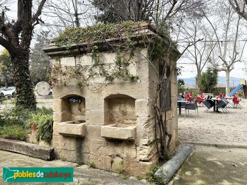 La Selva del Camp- Ermita de Paretdelgada. Cisterna i rentamans (Foto: Albert Esteves, 2025) La Selva del Camp- Ermita de Paretdelgada. Cisterna i rentamans