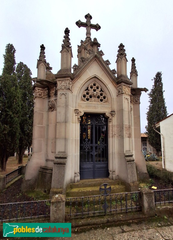 Cervera - Cementiri. Panteó Vinadé