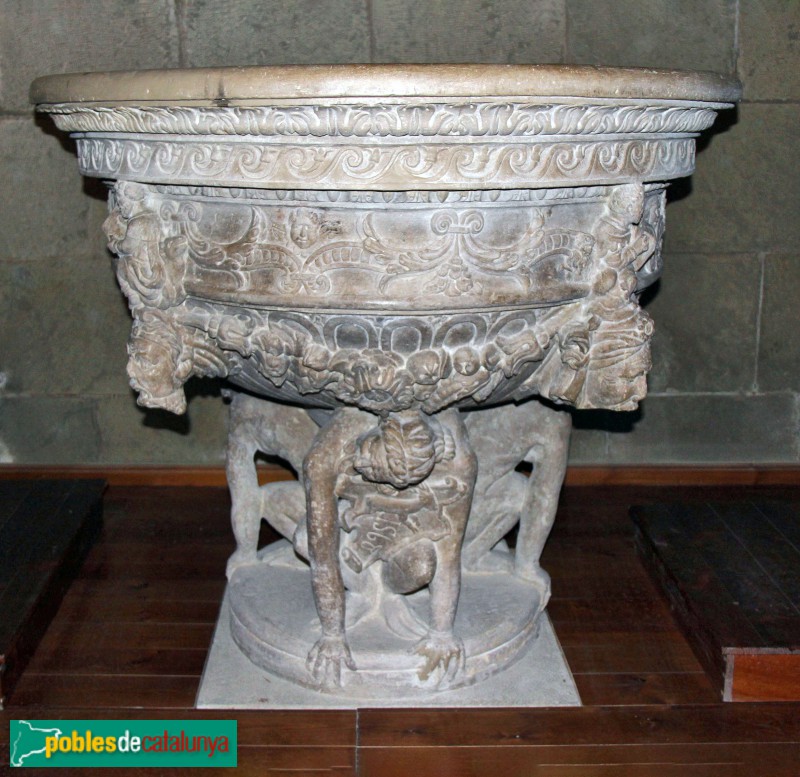 Cervera - Església de Santa Maria. Pica baptismal