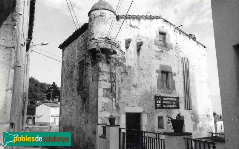 Sant Vicenç de Montalt - La Mongia (Foto: <i>Montse Viader i Crous -calaix.gencat.cat-</i>, 1985) Sant Vicenç de Montalt - La Mongia