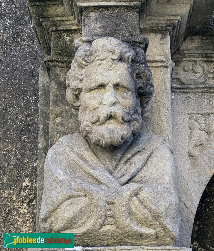 Sant Vicenç de Montalt - Basament de l'antic retaule (Foto: Albert Esteves, 2025) Sant Vicenç de Montalt - Basament de l'antic retaule