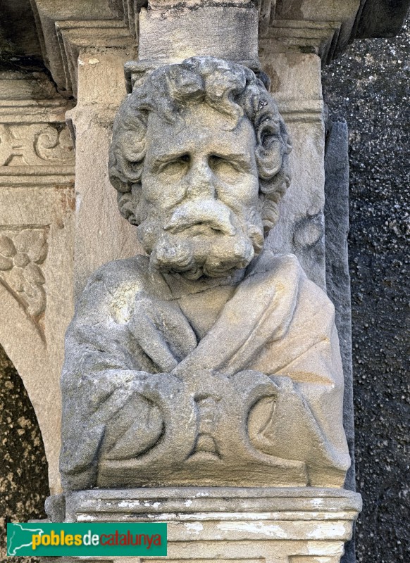 Sant Vicenç de Montalt - Basament de l'antic retaule (Foto: Albert Esteves, 2025) Sant Vicenç de Montalt - Basament de l'antic retaule