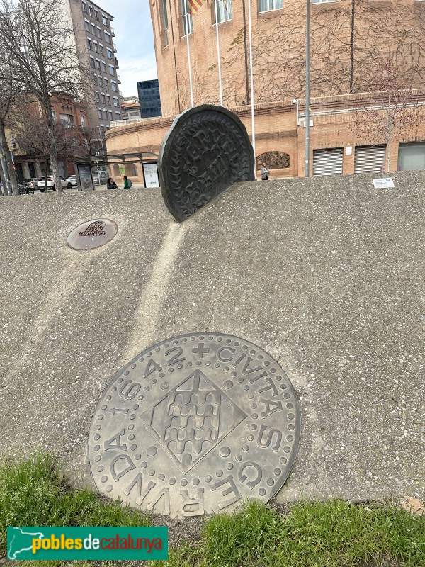 Girona - Plaça U d'Octubre (Foto: Albert Esteves, 2025) Girona - Plaça U d'Octubre