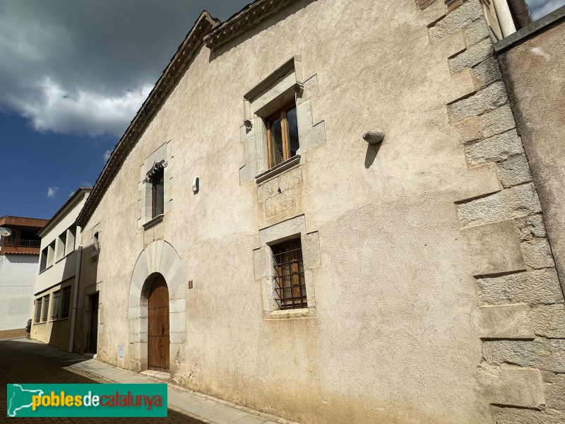 Campllong - Can Pou (Foto: Albert Esteves, 2025) Campllong - Can Pou