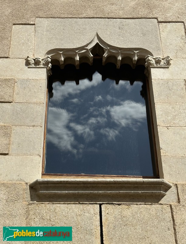 Campllong - Can Pou (Foto: Albert Esteves, 2025) Campllong - Can Pou