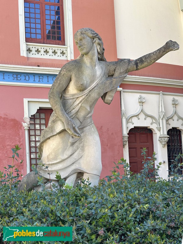 Sant Andreu de Llavaneres - Can Alfaro. Escultura al jardí (Foto: Albert Esteves, 2025) Sant Andreu de Llavaneres - Can Alfaro. Escultura al jardí